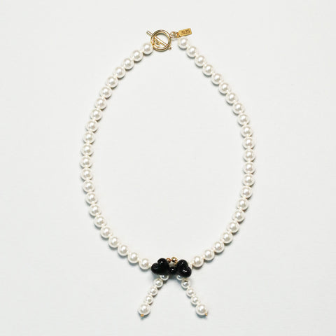 Ribbon collar necklace in black