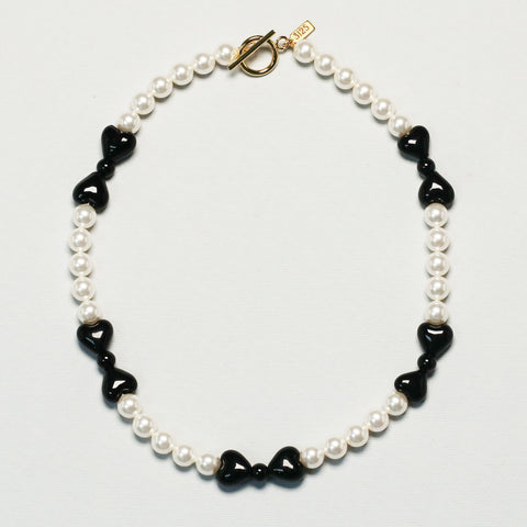 Ribbon necklace in black