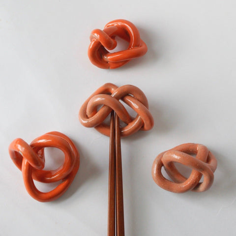 Bakmie chopstick holder
