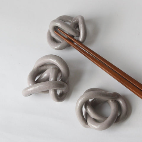 Bakmie chopstick holder