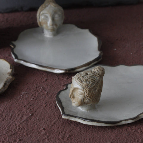 La Bonne Femme incense plate
